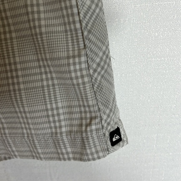 𝅺quicksilver mens board short, size, gray and at plaid, in good condition - Picture 6 of 6